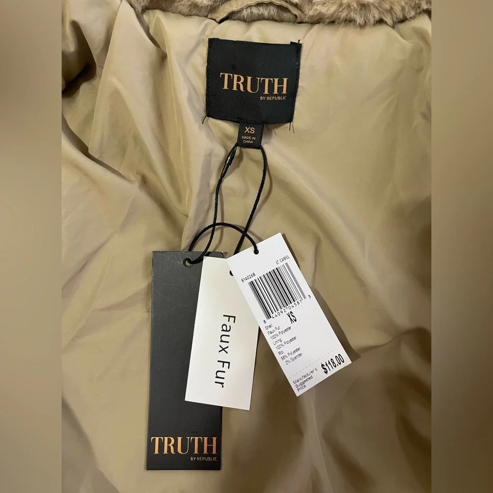 NWT XS Camel 🐪 Faux Fur Bomber Jacket - Picture 8 of 8